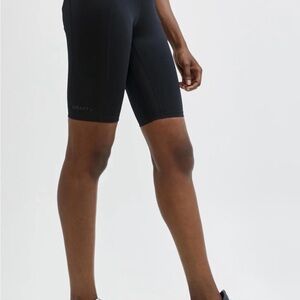 CRAFT WOMEN'S ADV ESSENCE TRAINING SHORT TIGHTS - Black